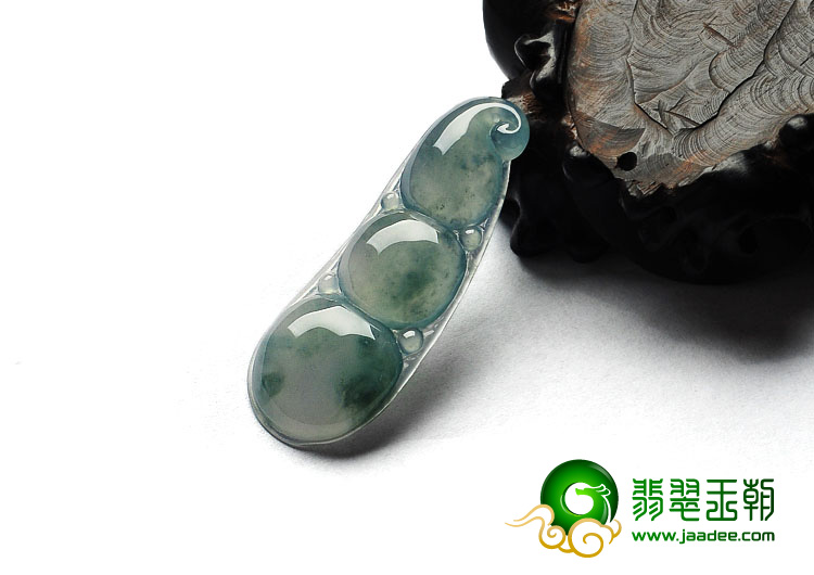 冰种晴水缅甸翡翠A货四季豆挂件