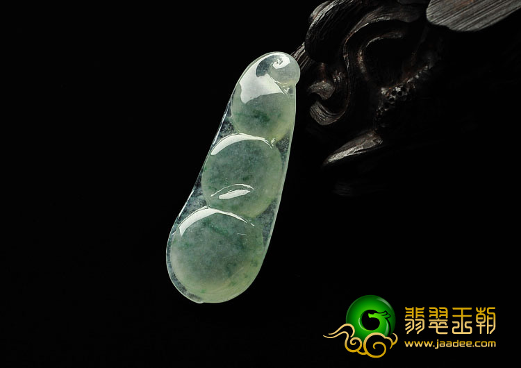 冰种飘花缅甸翡翠A货四季豆挂件
