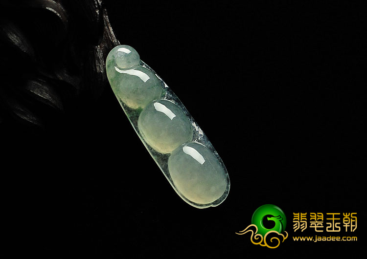 冰种飘花缅甸翡翠A货四季豆挂件