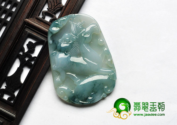 糯冰种飘花缅甸翡翠A货马上封侯挂件