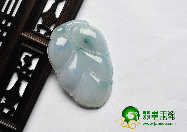 糯冰种略飘花缅甸翡翠A货叶子挂件