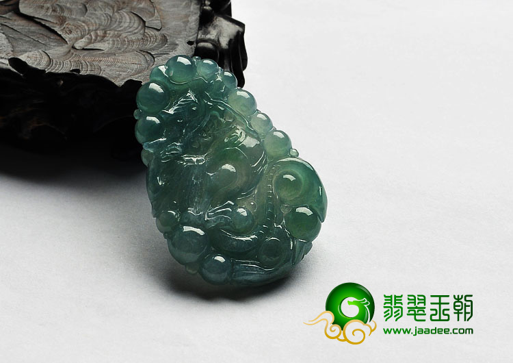 冰种晴水缅甸翡翠A货龙挂件