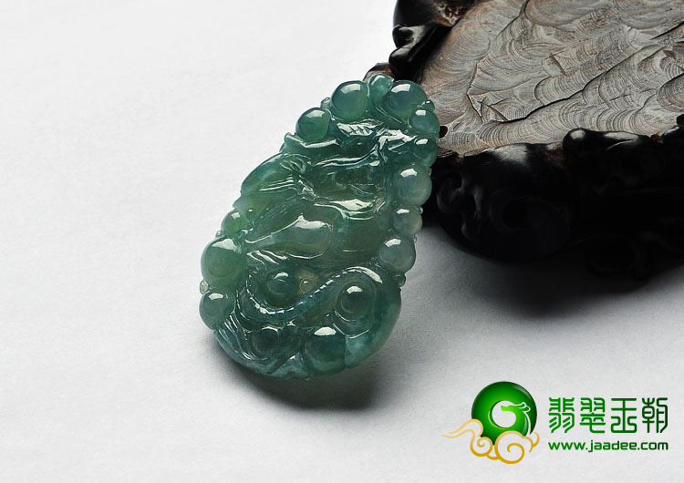 冰种晴水缅甸翡翠A货龙挂件