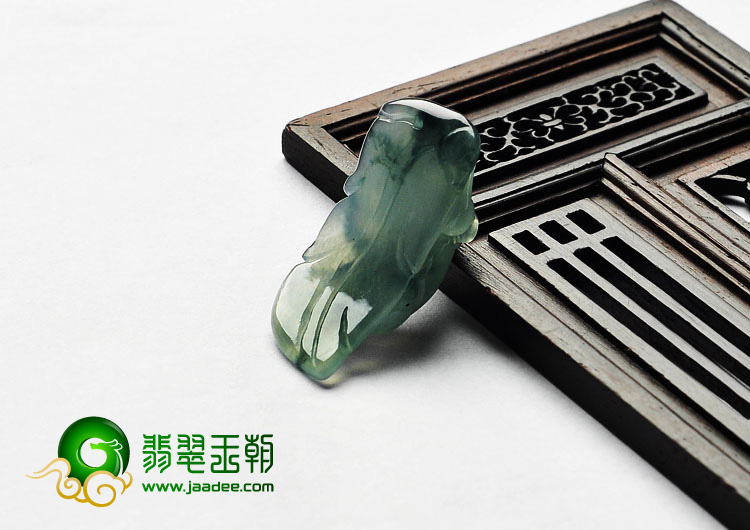 冰种飘花缅甸翡翠A货螭龙挂件