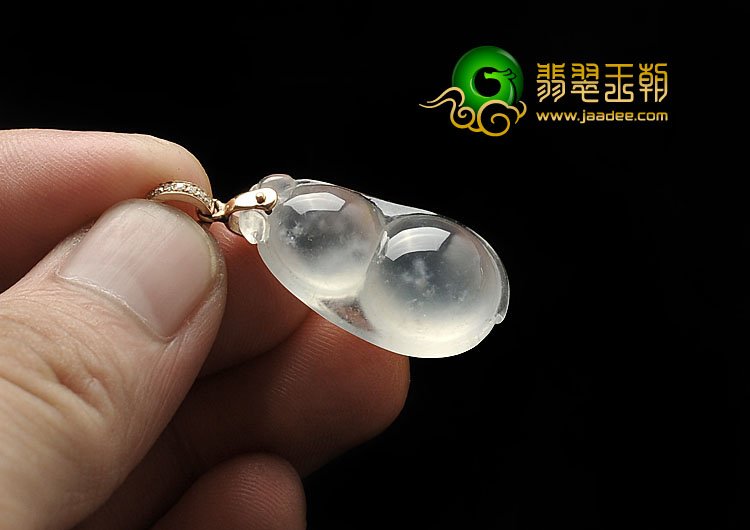 玻璃种缅甸翡翠A货四季豆挂件