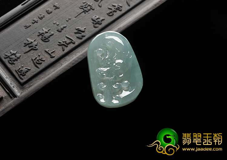 冰种晴水缅甸翡翠A货龙头挂件