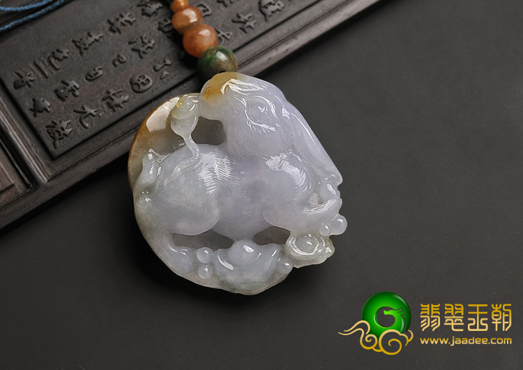 糯冰种晴水黄翡缅甸翡翠A货兔子挂件