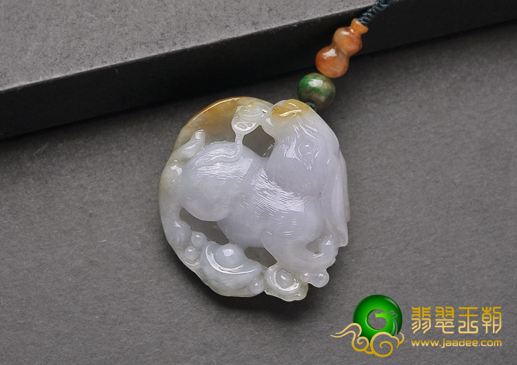 糯冰种晴水黄翡缅甸翡翠A货兔子挂件