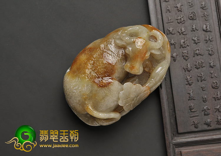 糯冰种褐黄翡缅甸翡翠A货牛挂件