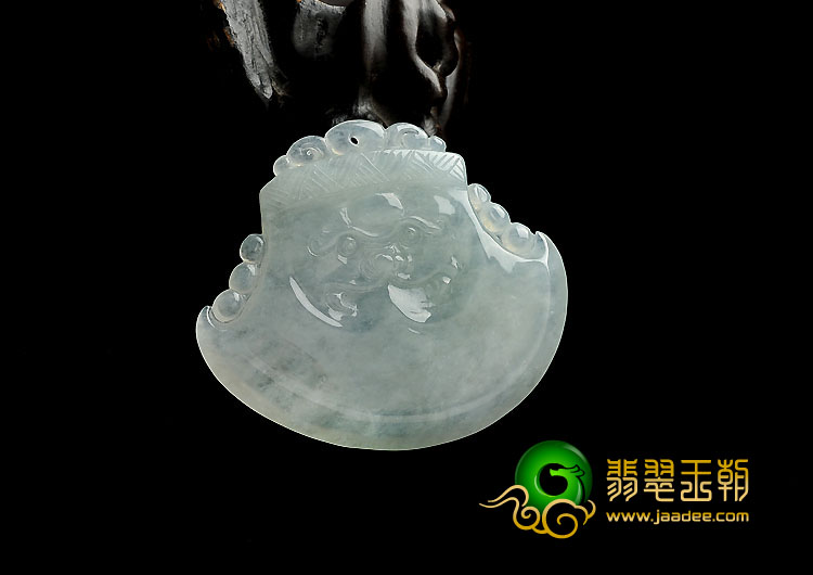 冰种淡晴水缅甸翡翠A货府中有龙挂件