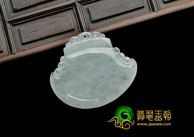 冰种淡晴水缅甸翡翠A货府中有龙挂件
