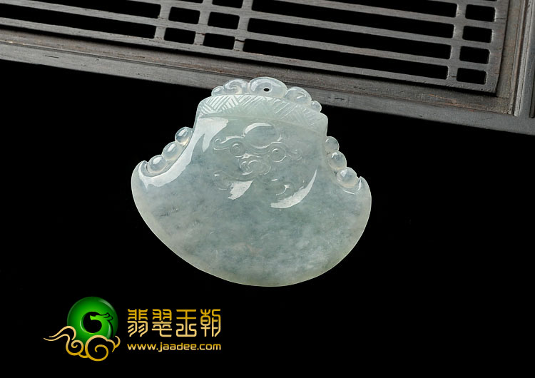 冰种淡晴水缅甸翡翠A货府中有龙挂件