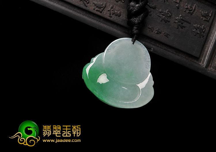 糯冰种翠色缅甸翡翠A货玉佛挂件