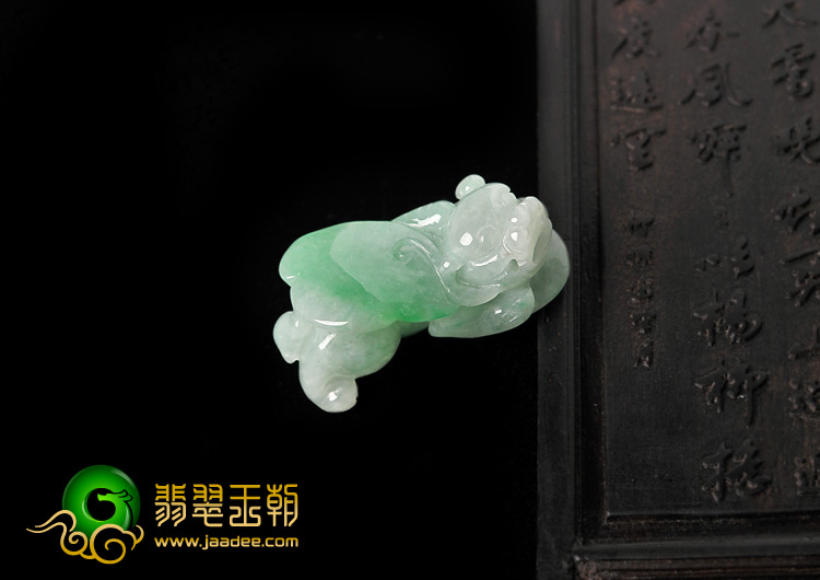 糯冰种飘翠缅甸翡翠A货貔貅挂件（一对）