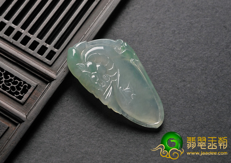 冰种晴水缅甸翡翠A货龙头挂件