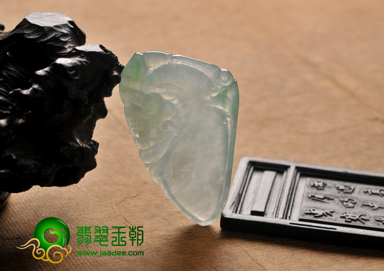冰种晴水缅甸翡翠A货龙头挂件