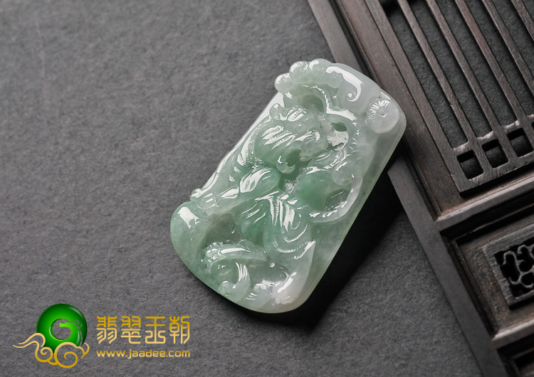 冰种晴水缅甸翡翠A货虎牌挂件
