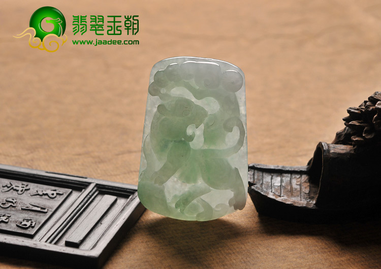 冰种晴水缅甸翡翠A货虎牌挂件