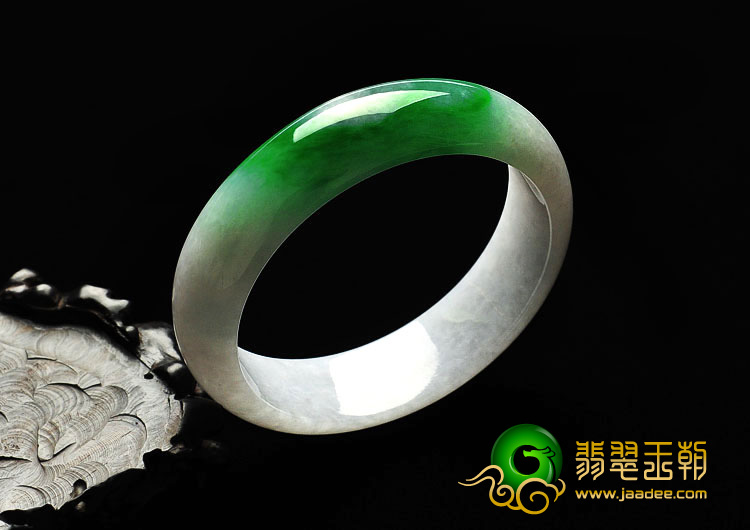 糯冰种阳绿缅甸翡翠A货手镯（57.9mm）
