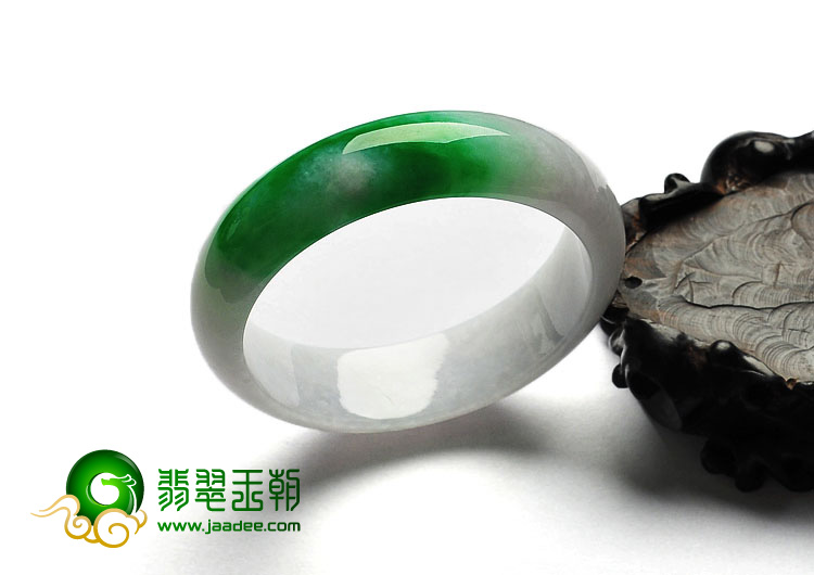 糯冰种阳绿缅甸翡翠A货手镯（57.9mm）