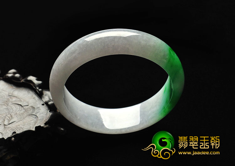 糯冰种阳绿缅甸翡翠A货手镯（57.9mm）
