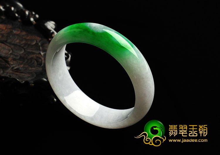 糯冰种阳绿缅甸翡翠A货手镯（57.9mm）