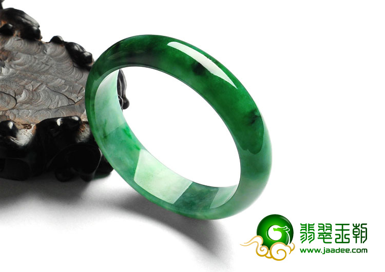 糯冰种浓绿缅甸翡翠A货手镯（55.6mm）