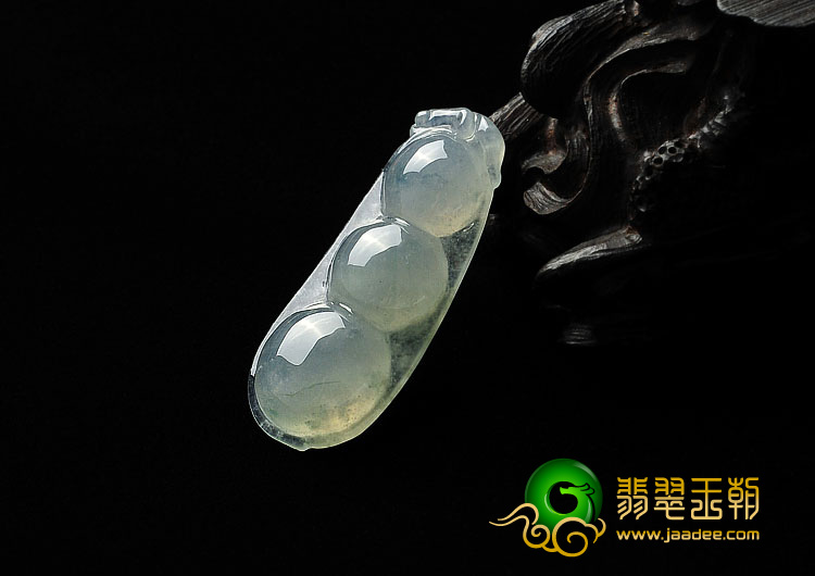 冰种晴水缅甸翡翠A货四季豆挂件