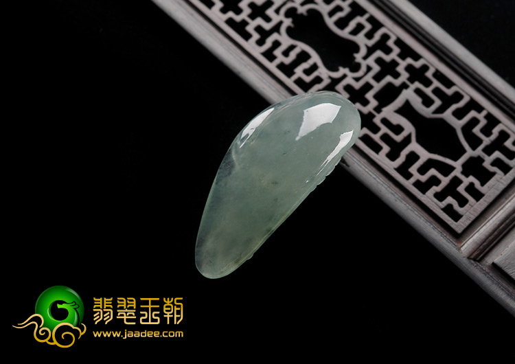 冰种晴水缅甸翡翠A货龙头挂件