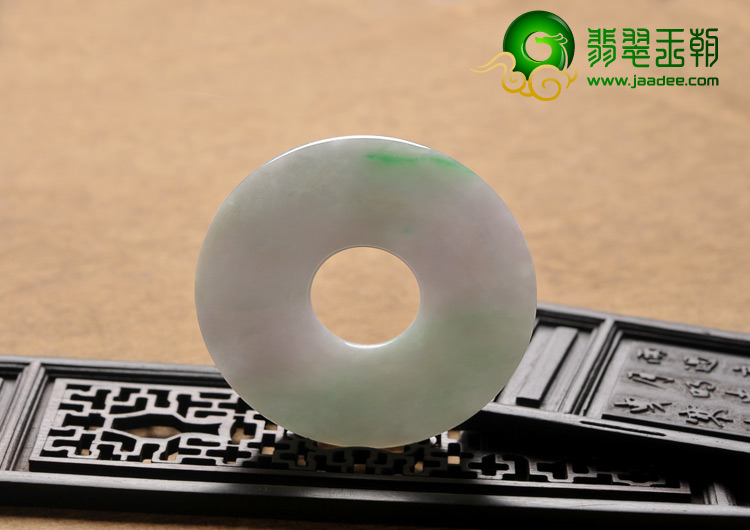 糯冰种春带彩缅甸翡翠A货平安扣挂件