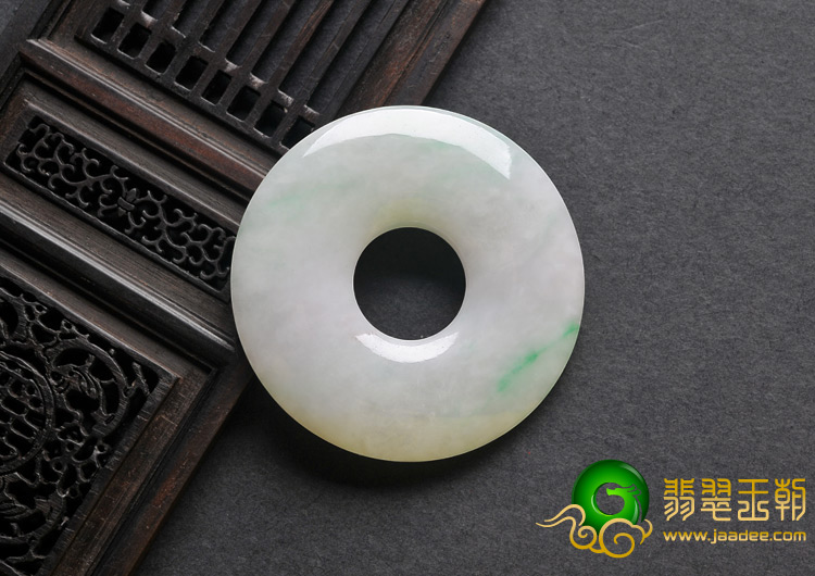 糯冰种春带彩缅甸翡翠A货平安扣挂件