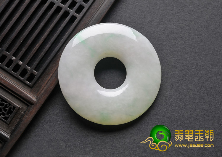 糯冰种春带彩缅甸翡翠A货平安扣挂件