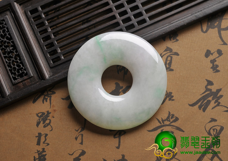糯冰种春带彩缅甸翡翠A货平安扣挂件