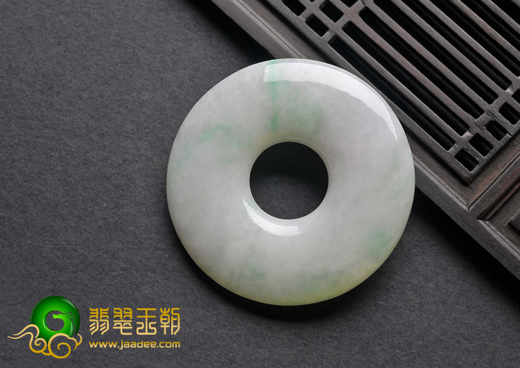 糯冰种春带彩缅甸翡翠A货平安扣挂件