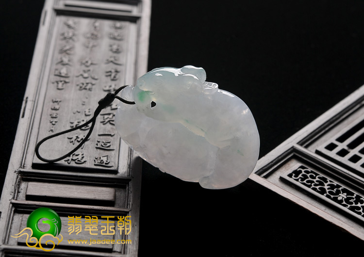 冰种晴水飘花缅甸翡翠A货鼠运财挂件