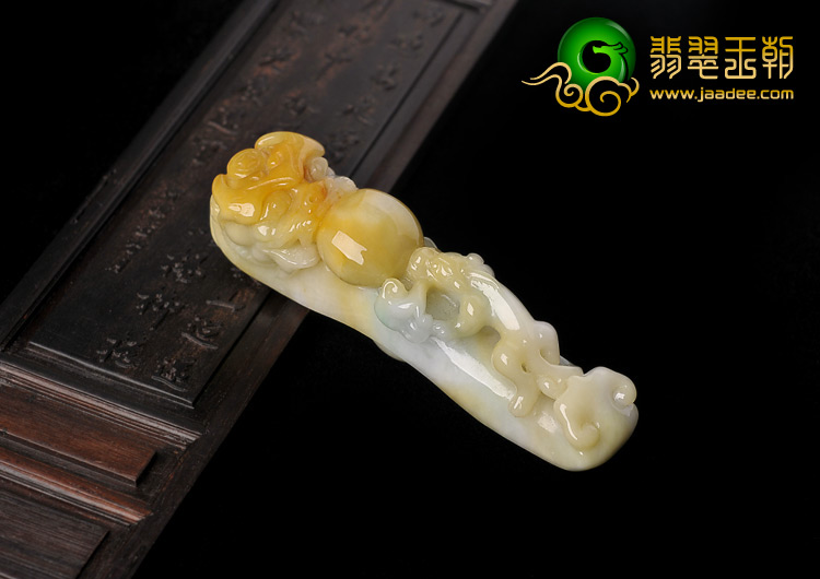 细糯种黄翡缅甸翡翠A货龙钩挂件