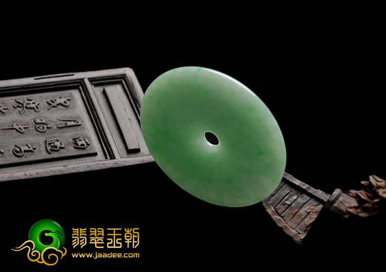 糯冰种豆色缅甸翡翠A货平安扣挂件