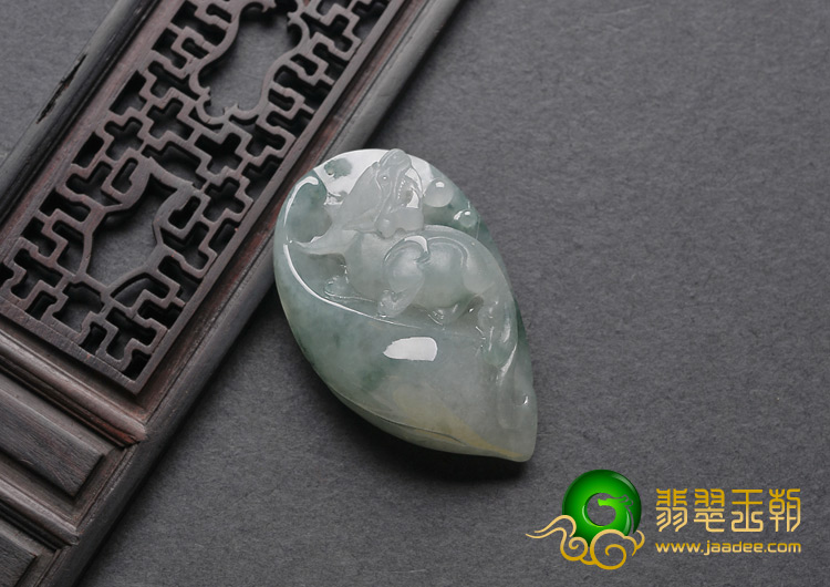 糯冰种飘花缅甸翡翠A货兰花貔貅挂件