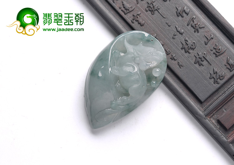 糯冰种飘花缅甸翡翠A货兰花貔貅挂件