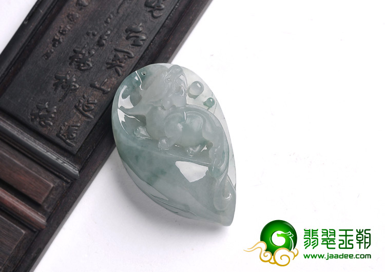 糯冰种飘花缅甸翡翠A货兰花貔貅挂件