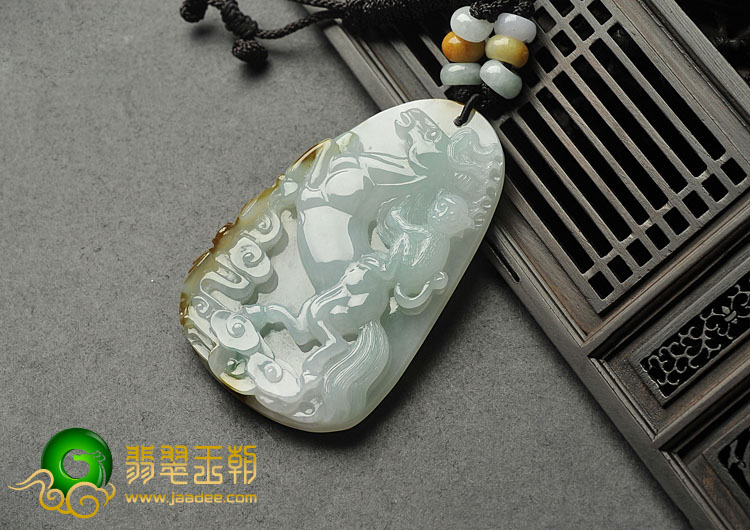糯冰种褐黄翡略飘花缅甸翡翠A货马上封侯挂件