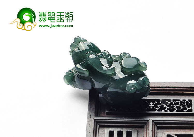 糯冰种油青缅甸翡翠A货貔貅挂件