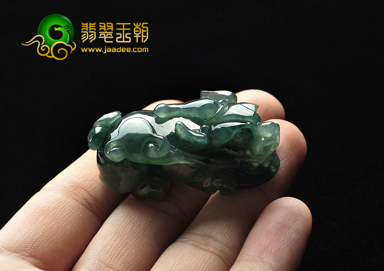 糯冰种油青缅甸翡翠A货貔貅挂件