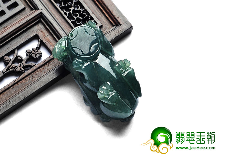 糯冰种油青缅甸翡翠A货貔貅挂件