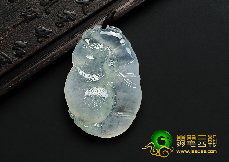 冰种淡晴水缅甸翡翠A货灵猴挂件