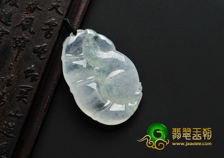 冰种淡晴水缅甸翡翠A货灵猴挂件