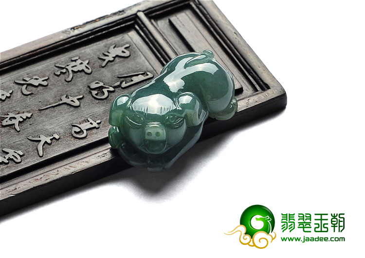 糯冰种油青缅甸翡翠A货猪挂件
