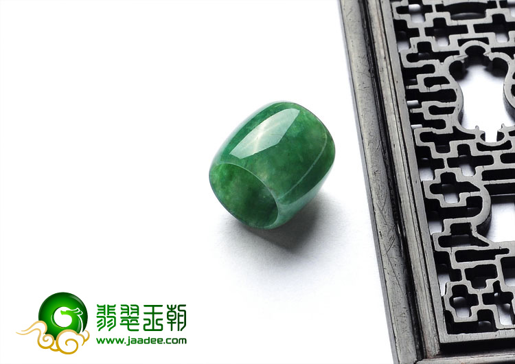 糯冰种豆色缅甸翡翠A货路路通挂件