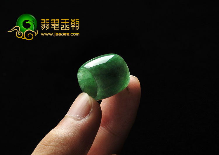 糯冰种豆色缅甸翡翠A货路路通挂件