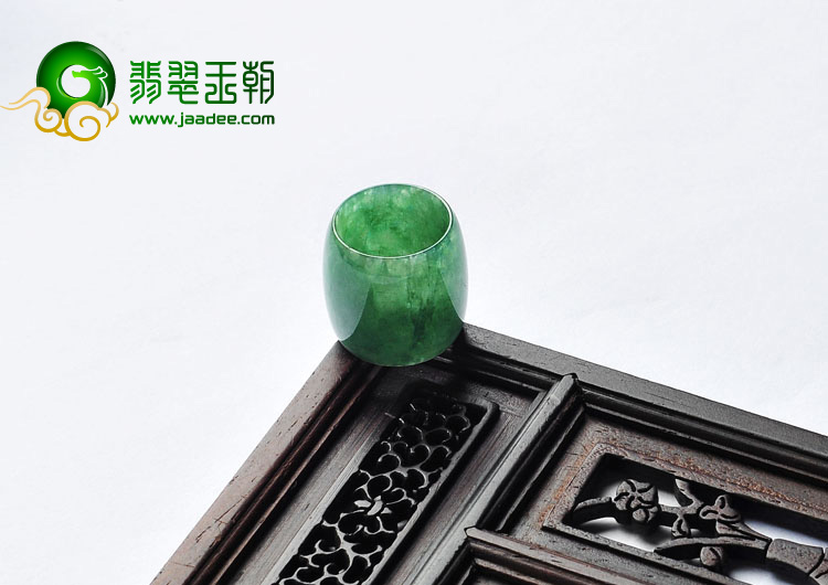糯冰种豆色缅甸翡翠A货路路通挂件